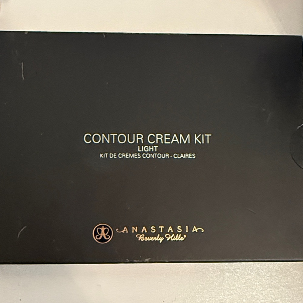 Anastasia Beverly Hills Light Contour Kit